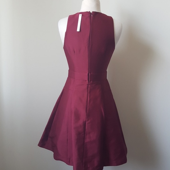 DO+BE Red Criss Cross Front Dress - Picture 3 of 8